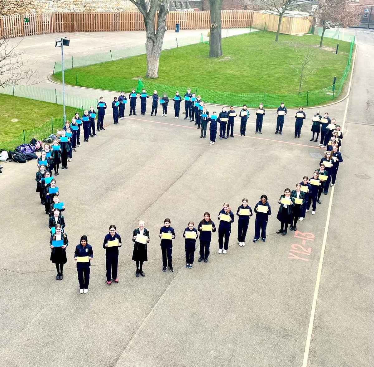 In 1945, Lincolnshire people “stood up” as Op Manna launched from several Lincs airfields. In 2022, we have done it again! Huge thanks to all our local partners (inc 4 military bases) who held collections to source items for those affected by the Ukraine crisis. #OpManna22 ❤️🇺🇦