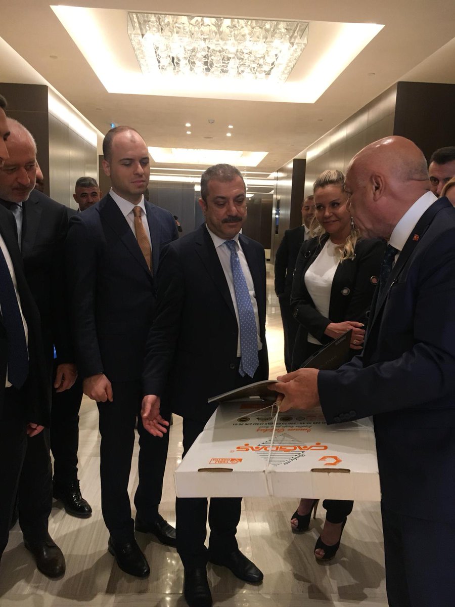 thegreenparkcom's tweet photo. Yönetim Kurulu Başkanımız Sayın; Adil ÜSTÜNDAĞ ve Türkiye Cumhuriyet Merkez Bankası Başkanı Sayın; @sahapkavcioglu https://t.co/D5NbQZBSof