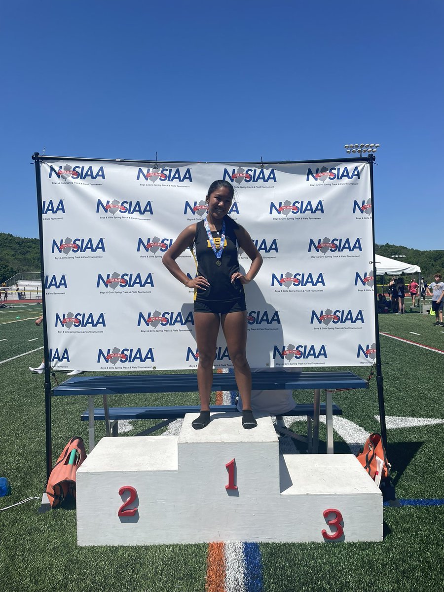 Congratulations to Abreeana Rilveria on her gold medal in the 100m hurdles at state sectionals this weekend!