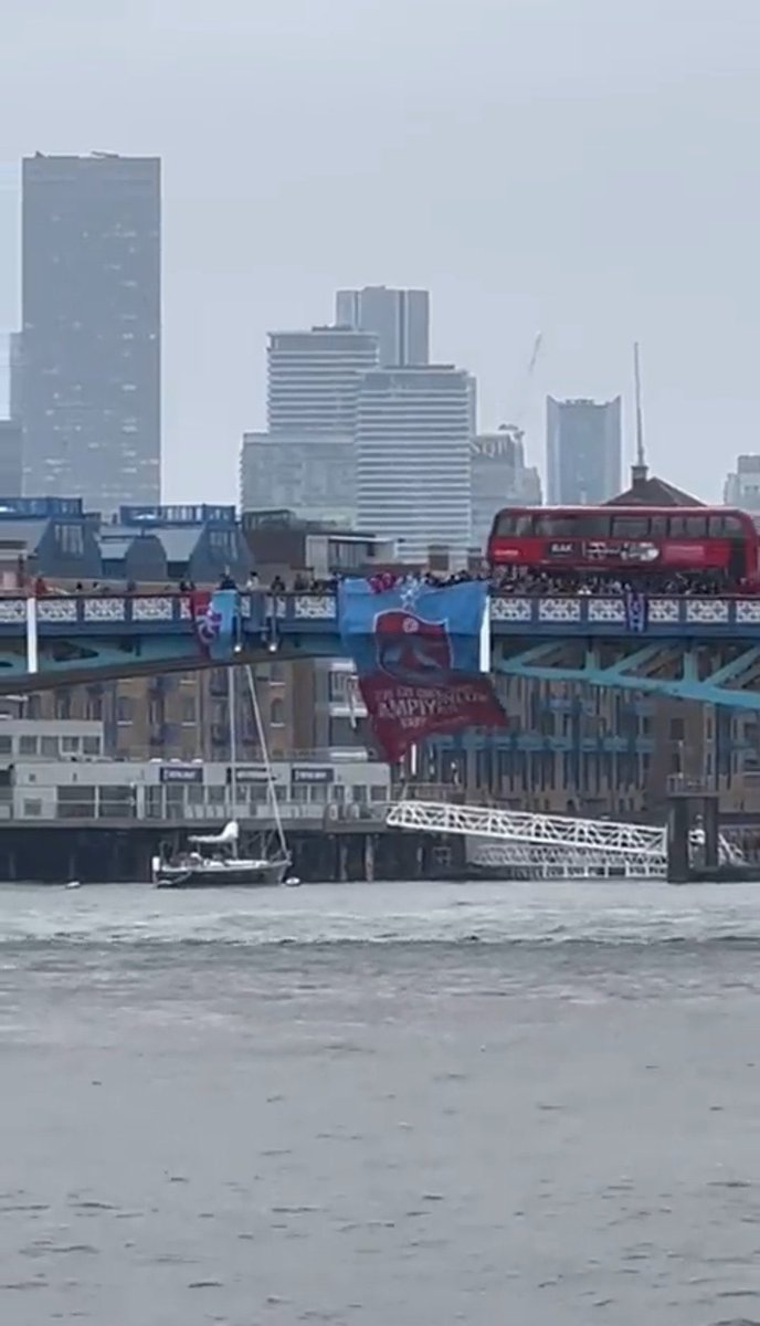 Siz delisiniz! 🤩 

📍Londra, İngiltere <a href="/Trabzonspor/">Trabzonspor</a>