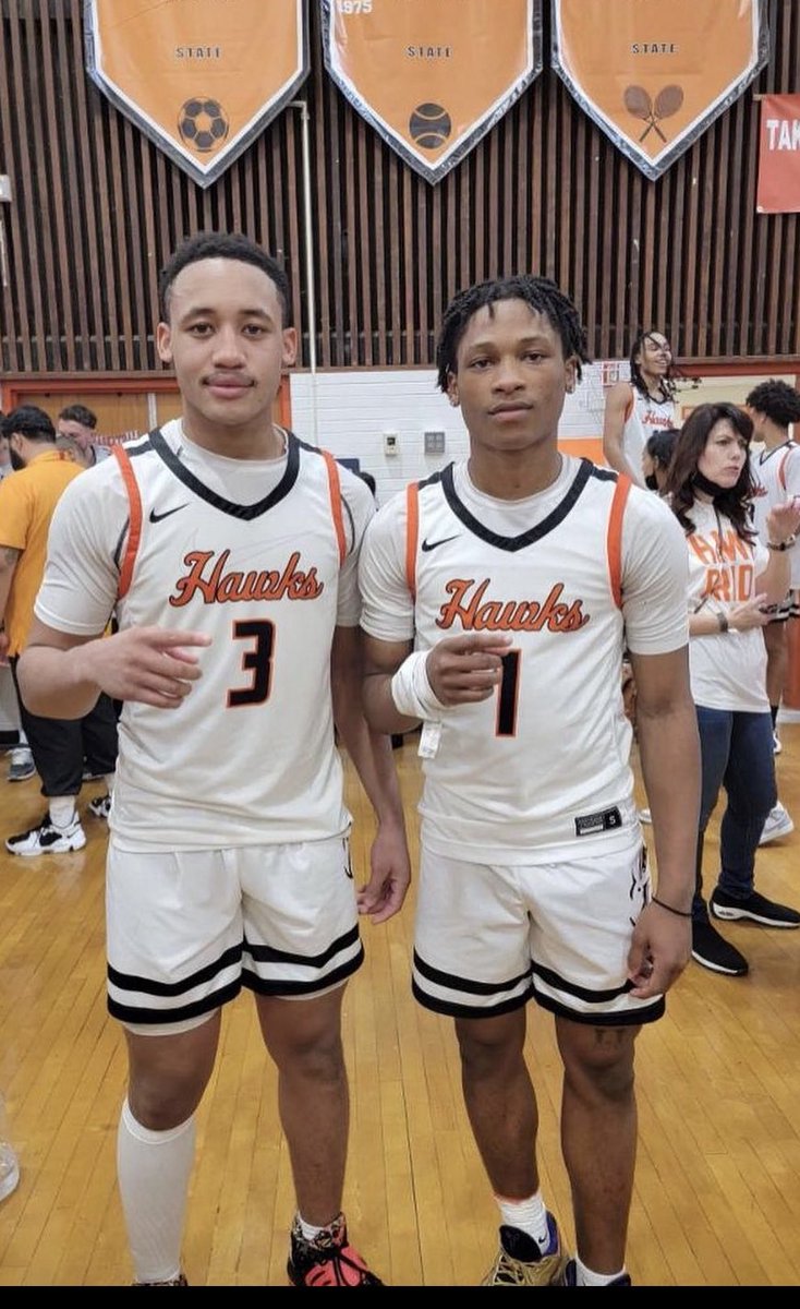 One last recognition from this dynamic backcourt! This duo gave everything to the program and left their mark! Look forward to seeing how their careers pan out. 
#Hawks🏀