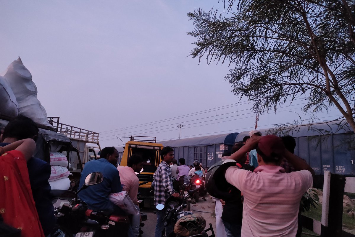 SourarKumar's tweet photo. Train stoped from 3 hours.
What is this
Please manage and improve this condition.Many people are facing too much problem.And many patients are facing problem and some were situation are very critical and may be died form this reason.All reasonable goes to railway ministers and... https://t.co/kV8x2bUI3j