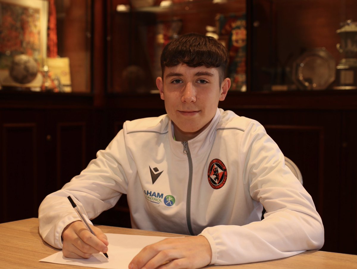 DUFCAcademy's tweet photo. ✍️ Welcome to new Academy signings Josh Holt (@DundeeWestFC 08s), Zeke Cameron (@DundeeWestFC 07s) and Connor May (@DyceBC2006).

🤝 Thank you to both club’s for their efforts in developing the boys and, for their continued support of @DUFCAcademy.

#OurAcademy | #UnitedTogether https://t.co/HGOm1A0vqt