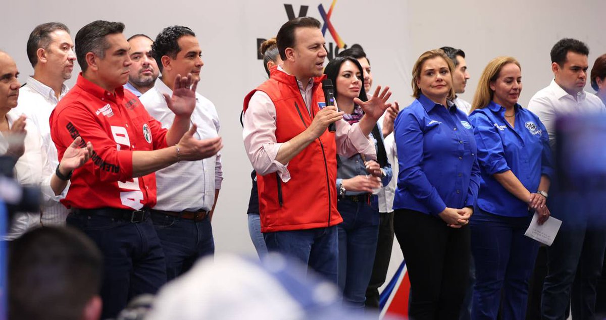 EVillegasV's tweet photo. ¡Durango ganó con valor! Simplemente, ¡gracias a las y los duranguenses que me han otorgado su confianza! Hoy comienza el gran sueño que iniciamos juntos, ¡el de defender a Durango con mucho trabajo y mucho valor! #EstebanGobernador https://t.co/nZRVeq1POL