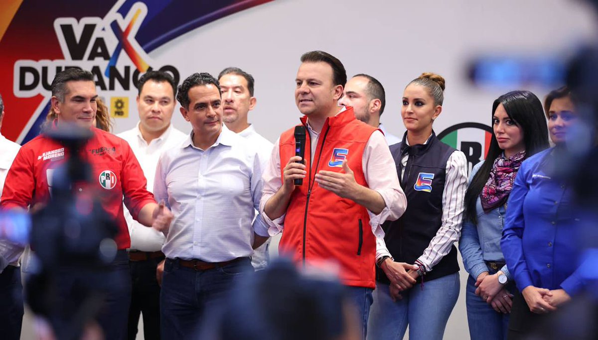 EVillegasV's tweet photo. ¡Durango ganó con valor! Simplemente, ¡gracias a las y los duranguenses que me han otorgado su confianza! Hoy comienza el gran sueño que iniciamos juntos, ¡el de defender a Durango con mucho trabajo y mucho valor! #EstebanGobernador https://t.co/nZRVeq1POL