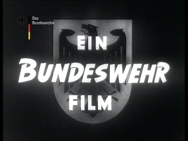 Angeregt durch einen Videofilm schlug ein angetrunkener PzSchtz einem nicht sonderlich beliebten Kam so stark mit der Faust in das Gesicht, daß dessen Nase blutete und die Lippe aufplatzte.