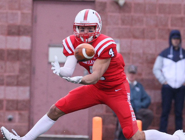 CortlandFB's tweet photo. 🔴116 Wide Receiver Recap🐉

#23 Derek Cruz, 3rd Team All-Region
#4 JJ Laap, 1st Team Empire 8
#18 Trevor Ash, 3rd Team Empire 8

7 Receivers Recorded:
167 Receptions
2,320 Yards
30 Touchdowns
13.89 Yards per Reception
3 Rushes
24 Yards
1 Touchdown

#DragonRising https://t.co/KGN3MSsBIe