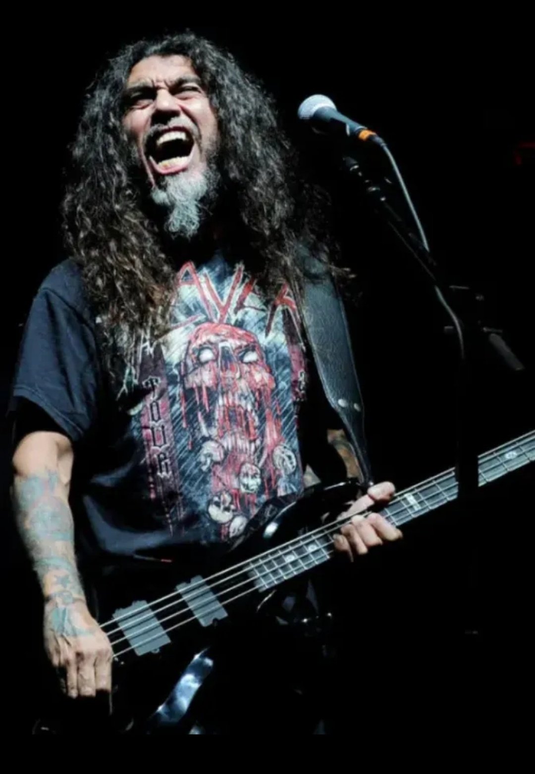 Happy birthday TOM ARAYA (61)!

What\s your favorite SLAYER songs? 