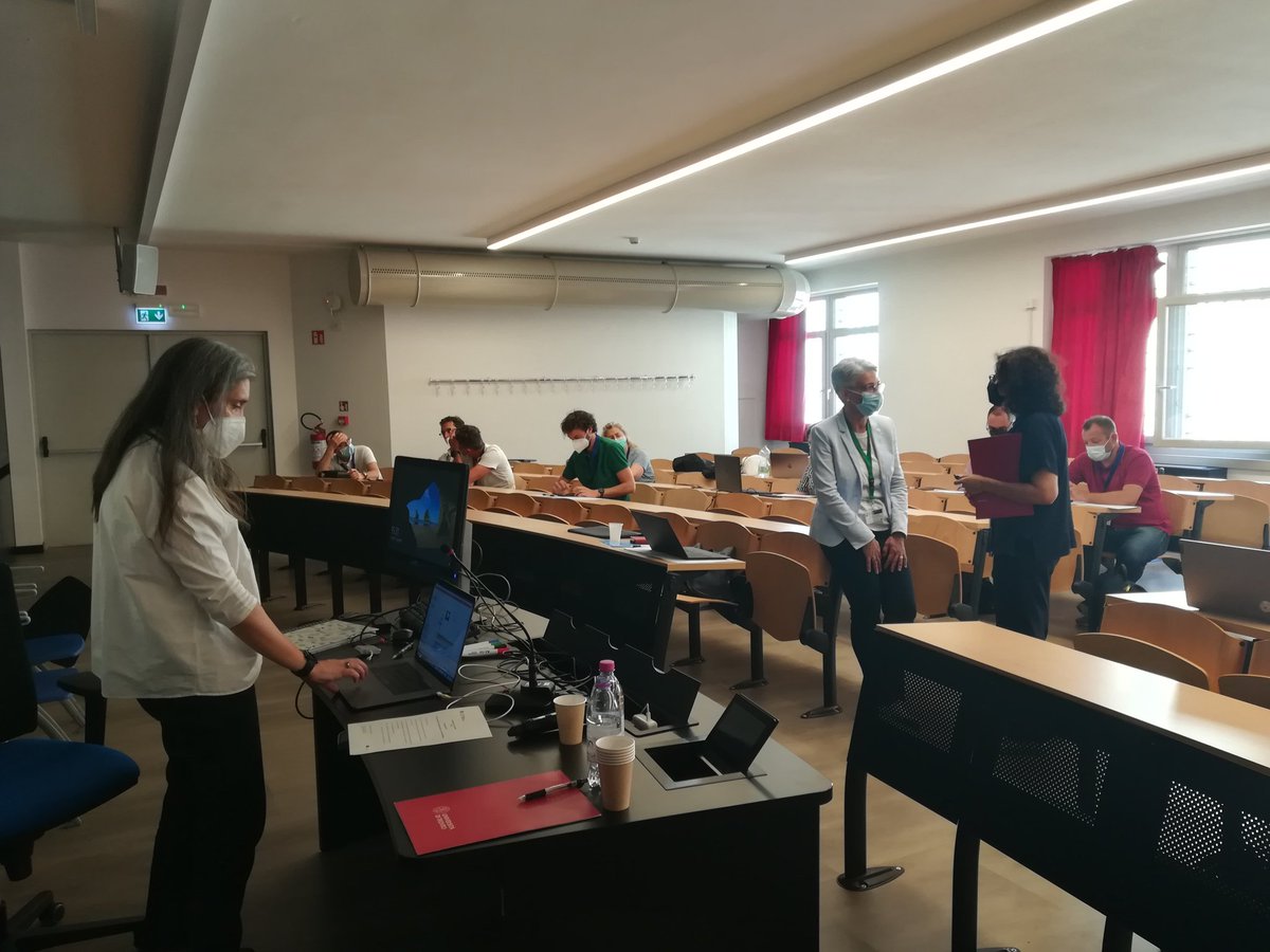 The 'Rete Italiana delle Corefacilities' has today the Kick off meeting!
With the nice introduction of @quetantro and Valentina Adami from @CIBIO_UniTrento followed by the inspiring contribution of @ferrandoelisa from @GerBI_GMB
The network is really happening!