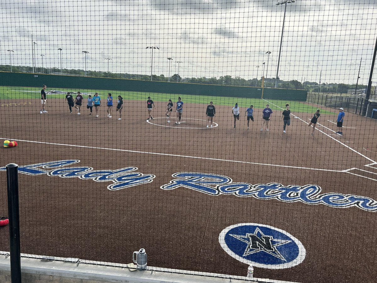 NavasotaV's tweet photo. Great representation by the underclassmen at summer workouts!!!
#Day1
#ItStartsNow
#BrickByBrick https://t.co/lAOpoD0DNm
