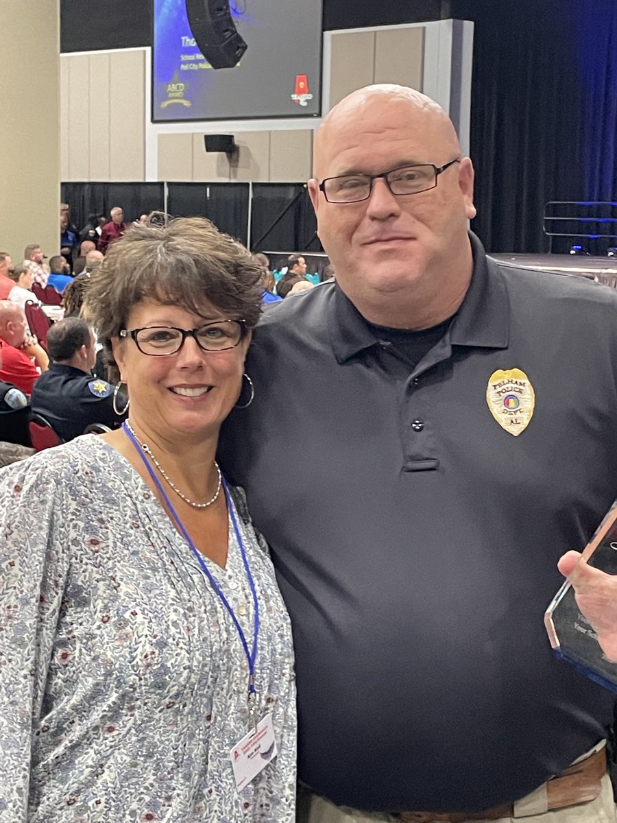 ThePelhamWayASU's tweet photo. Thank you Officer James Campbell for ALL you do for PHS! He was awarded the Above the Call of Duty Award at the TAASRO Conference. @CityofPelham @PelhamSchools #thepelhamway #apathapart https://t.co/bRlHsRONKM