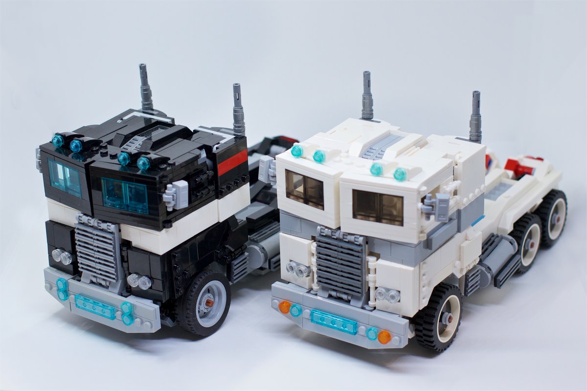 mrkgoo's tweet image. I did the thing...I give you Lego Ultra Magnus!

#Lego
#Transformers