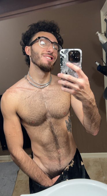 Goodmorning beautiful people 🔆 Go follow my new Twitter account I just made please! It will be my ONLY