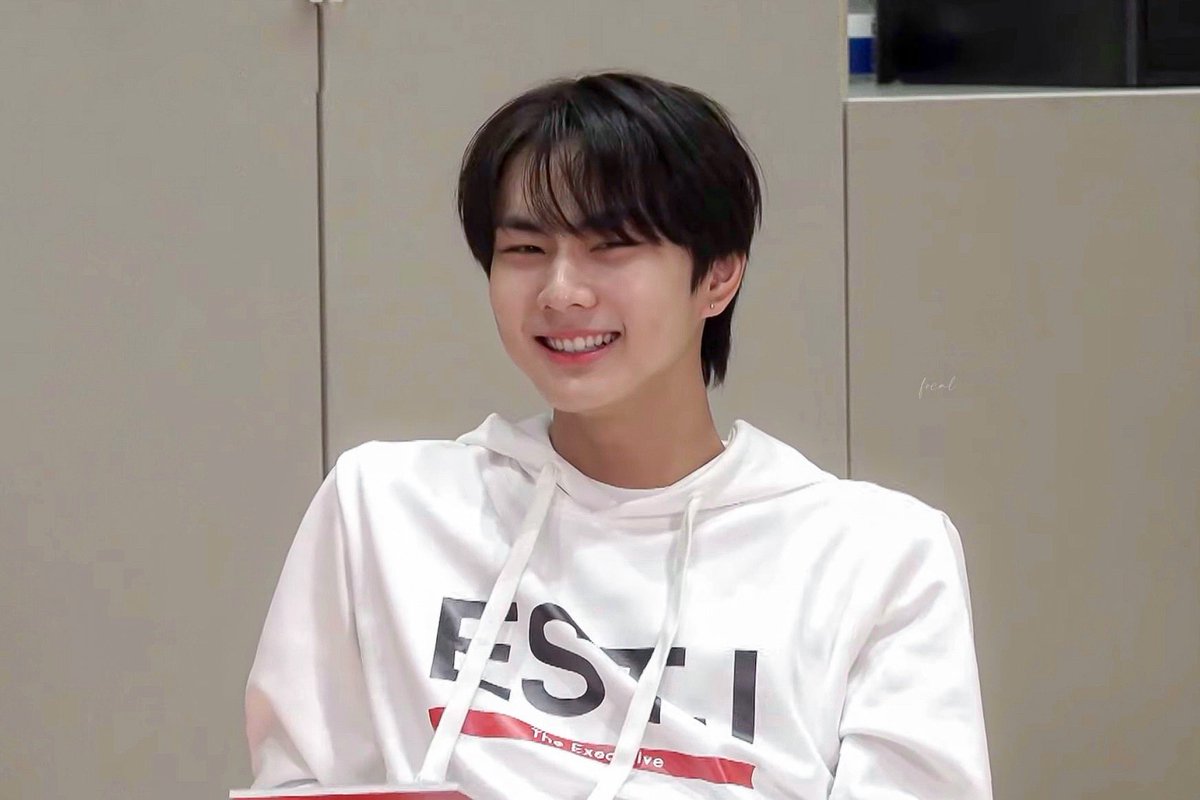 focaljungwon's tweet image. 🐰🤍 #정원 #JUNGWON