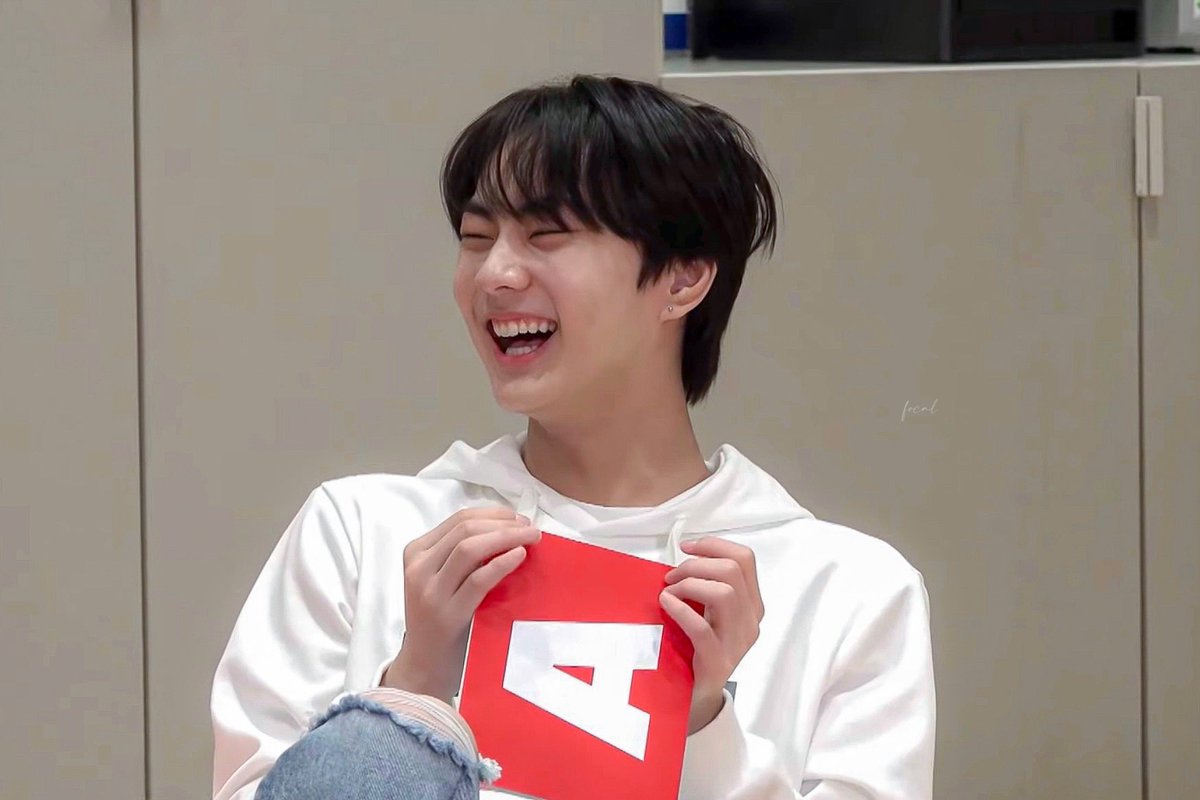 focaljungwon's tweet image. 🐰🤍 #정원 #JUNGWON