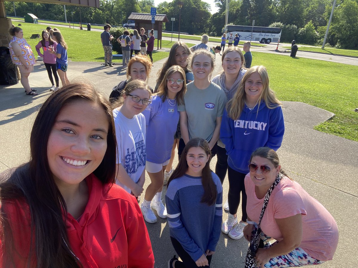 rgyaden's tweet photo. LC to DC! Excited for this adventure with some amazing LC students! @LincolnCoHS @KEDC1 @AspireKy @SchoolsLincoln https://t.co/ixswyZsNOc