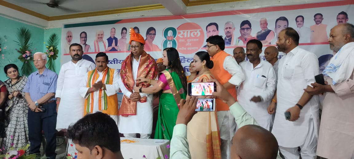 PoojaSh59575815's tweet photo. Bhartiya Janta party Saran mahila morcha dawara mahila janpratinidhi avm mahila udhmiyon ka saman karyakarm #rastriymahilamorch #AmitShah #BJP #bjpbihar #mithileshtiwari #lajwantijha #annusingh https://t.co/gs82i00spt