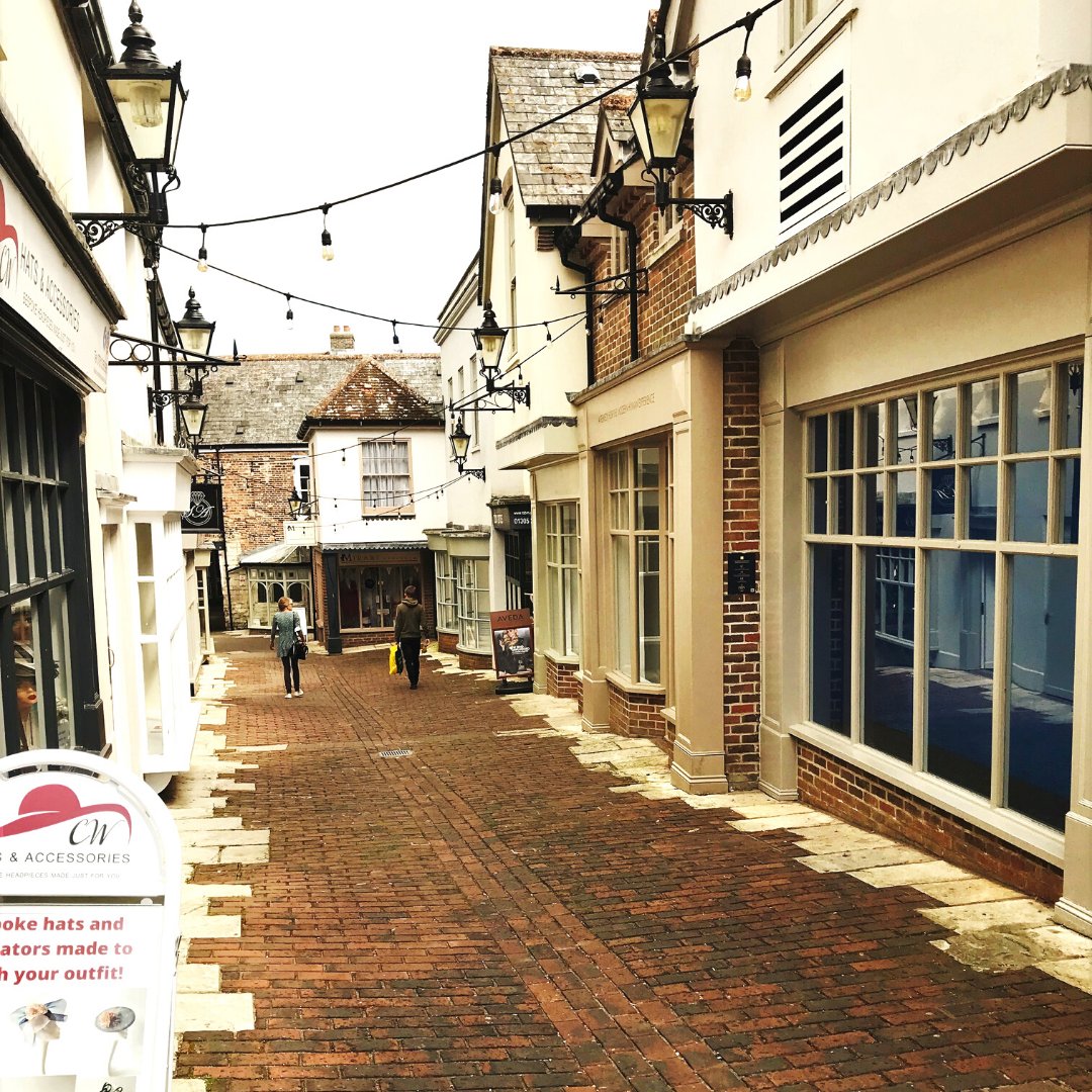 Wow, what a weekend that was! Hopefully, you all had a wonderful time. Tell us what you've got in store for the week ahead. Will you be popping along to Antelope Walk, which of our shops is your 'go to'?
#AntelopeWalk #Dorchester #DorsetBusiness #ShoppingArcade #ShopLocal