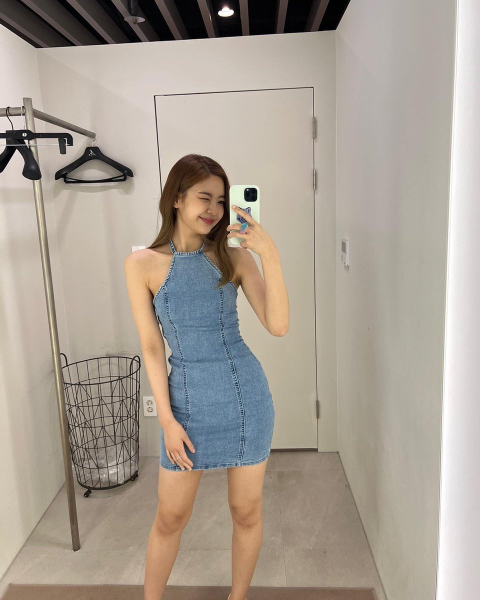 hourly lia (@liashours) on Twitter photo 