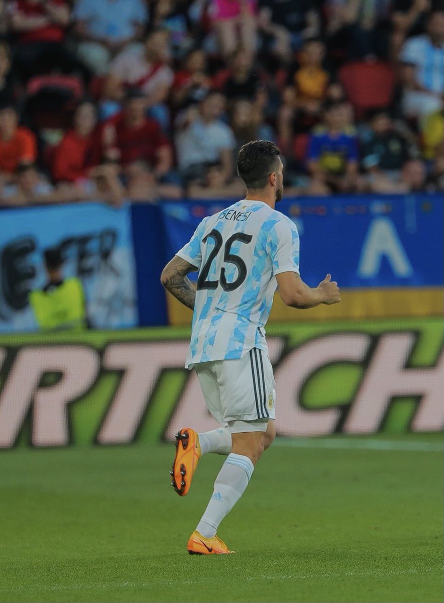 voshans's tweet photo. Hét debuut…
Van de 25-jarige #Feyenoord-verdediger Marcos #Senesi in het nationale voetbalelftal van #Argentinië in de vriendschappelijke interland tegen #Estland (5-0) in #Pamplona in Spanje op 5 juni 2022…
(Foto’s Getty)
#MarcosSenesi #ARGEST https://t.co/XqRRtCXbxY