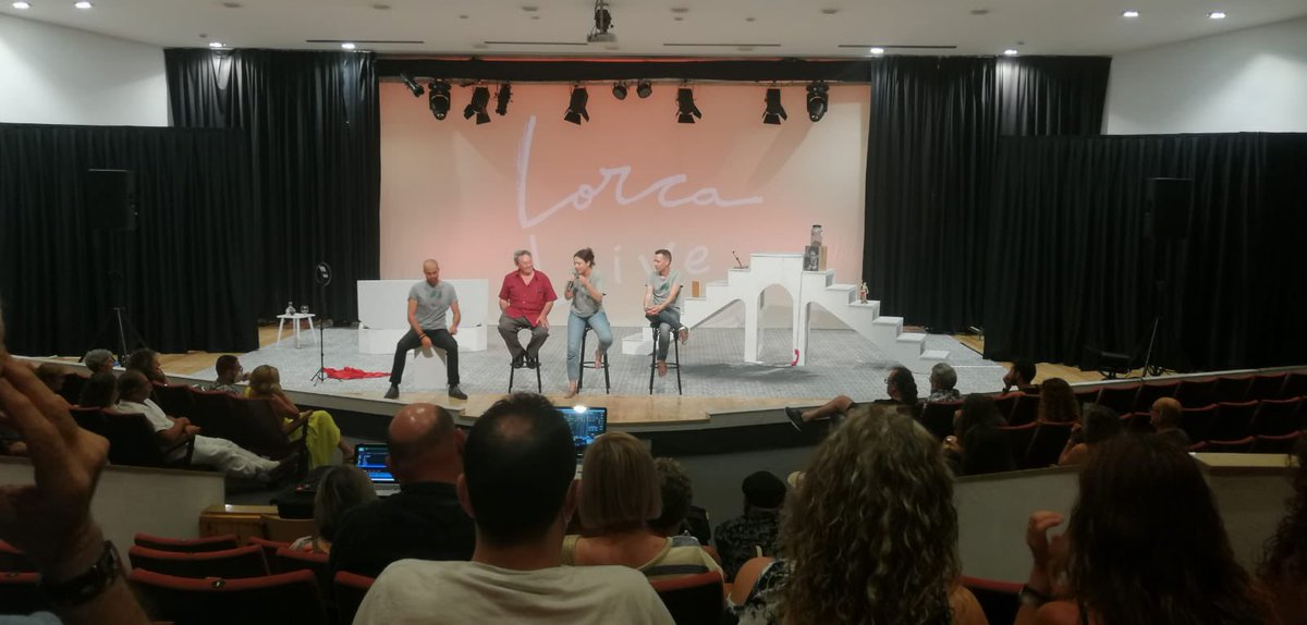 malmuni1's tweet photo. Lorca Live és un espectacle en majúscules. Pensat, cuidat, sentit, intens… Desitjo que tingue el recorregut que es mereix. Felicitats @fuensantalopez_ @Joan_Guijarro @IgnasiBlanch1, David Bo. I gràcies per triar les #TerresdelEbre per presentar-lo. https://t.co/eM8Twu13BT