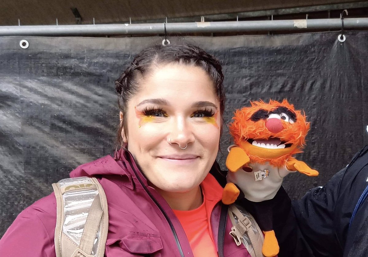 ThrowyAnimal's tweet photo. Saw an amazing javelin and shotput meeting @FBKGamesHengelo today… met new friends @peters_oly and @ealey_chase https://t.co/6G9oOLexEz