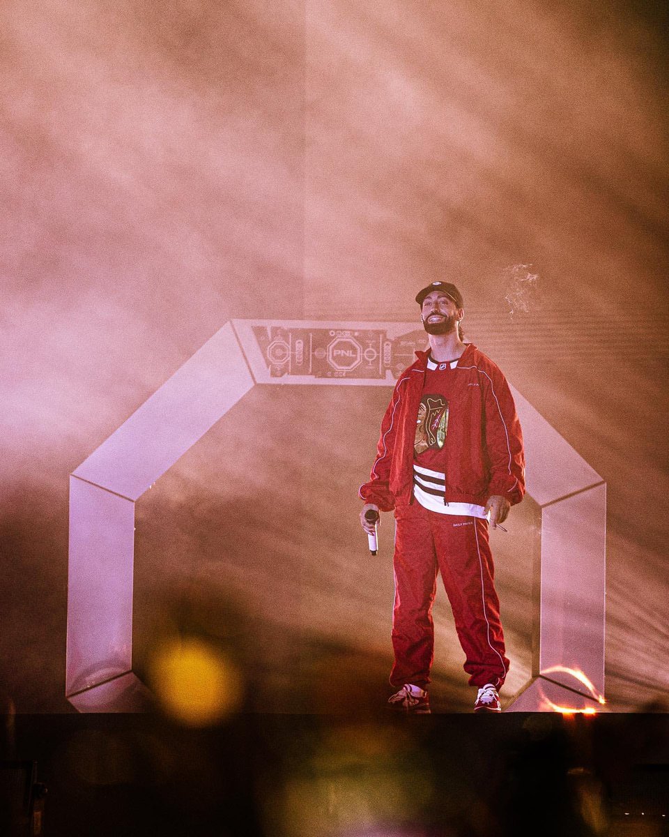 PNLTour2022's tweet photo. Les photos de PNL à @WeLoveGreen sont incroyables ! 
#PNLTOUR2022 #PNLLive2022 

📸@polkahz https://t.co/wLOdQgmyDQ