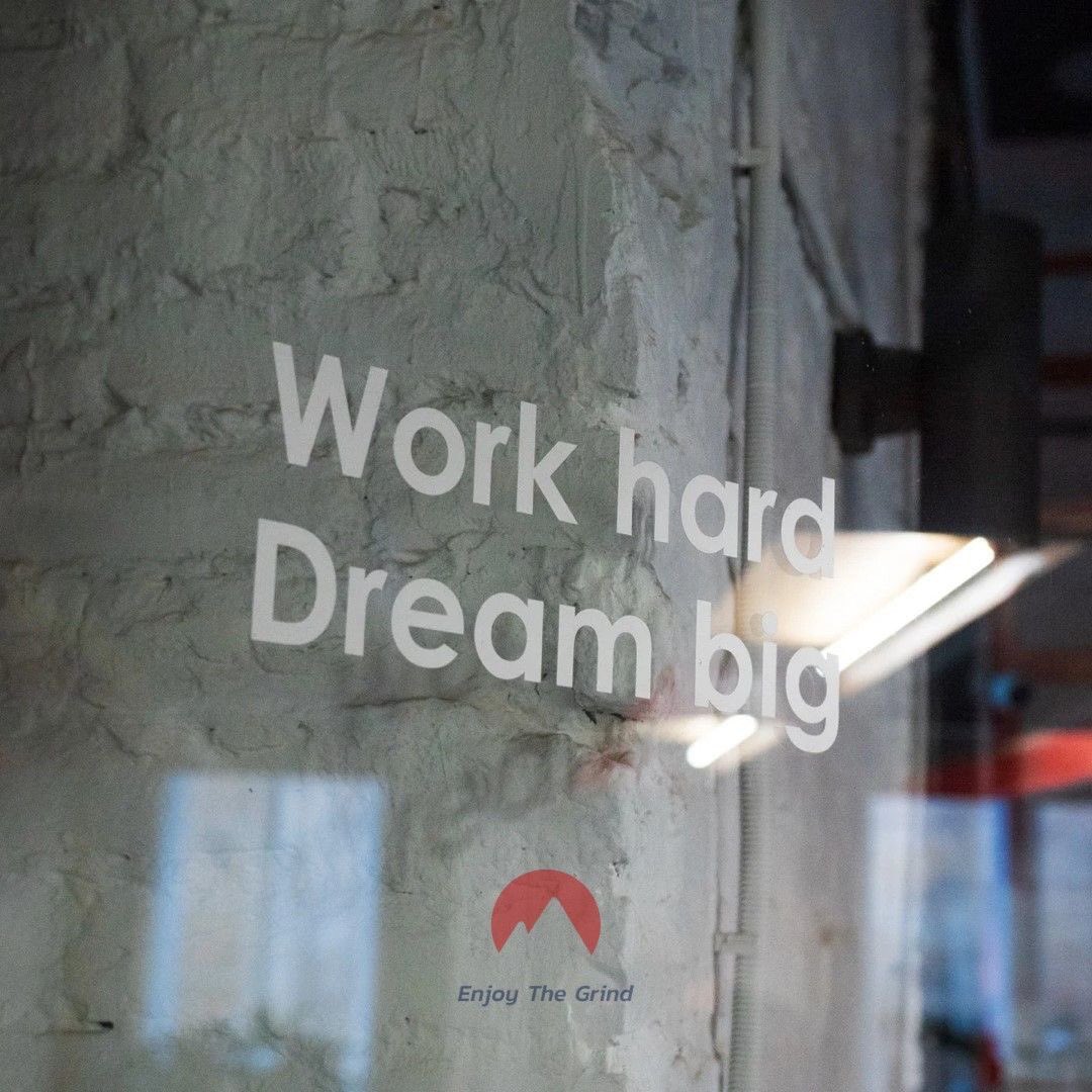 enjoythegrind_'s tweet photo. Work Hard and Dream Big. 

#change #takingaction #positive #motivation #mindset #fitness #health #business https://t.co/MjrKQvwPTQ