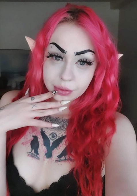 Your goth elf gf 
Free onlyfans in bio?
.
.
.
.
.
.
.
.
.
#altgirl #gothgirl #amateurporn #stripping