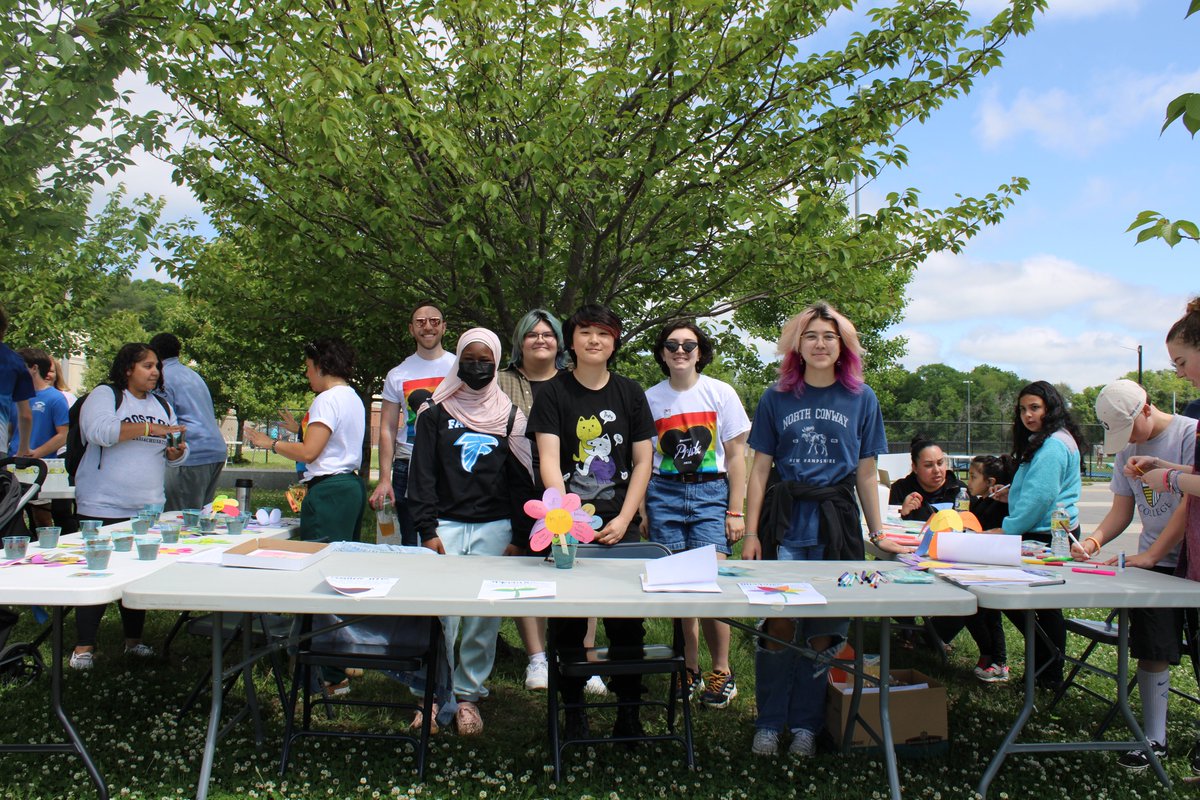 Tweet_DPS's tweet photo. Such an amazing turnout over the weekend for the @DanversCARES H.U.E (Healing and Unity Experience) 👏😄💙 It brought together so many students, community members, performers and organizations!
#unity #danverscares #danvers #danversproud #DPS #healingandunity #HUE https://t.co/N6rjdBq7E0