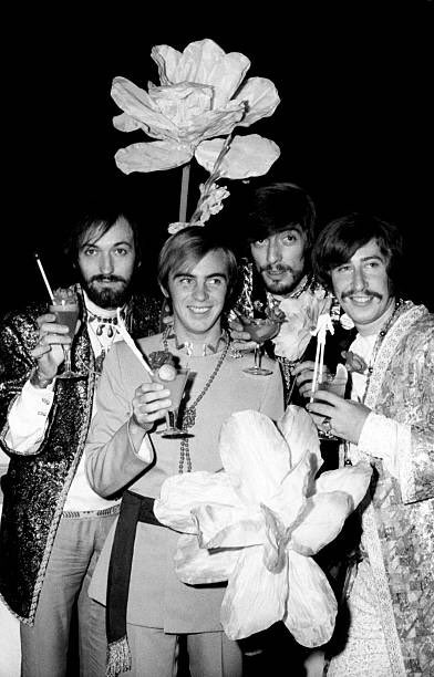 friseuringo's tweet photo. 1966 - #Rokes - Che colpa abbiamo noi https://t.co/0WFhlBp8jk
The Rokes (Shel Shapiro, Robert Posner, Johnny Charlton, Mike Shepstone) https://t.co/DneNocey0E