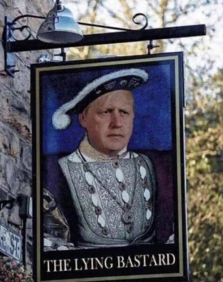 <a href="/RealMattLucas/">Matt Lucas HQ</a> Pint anyone ?