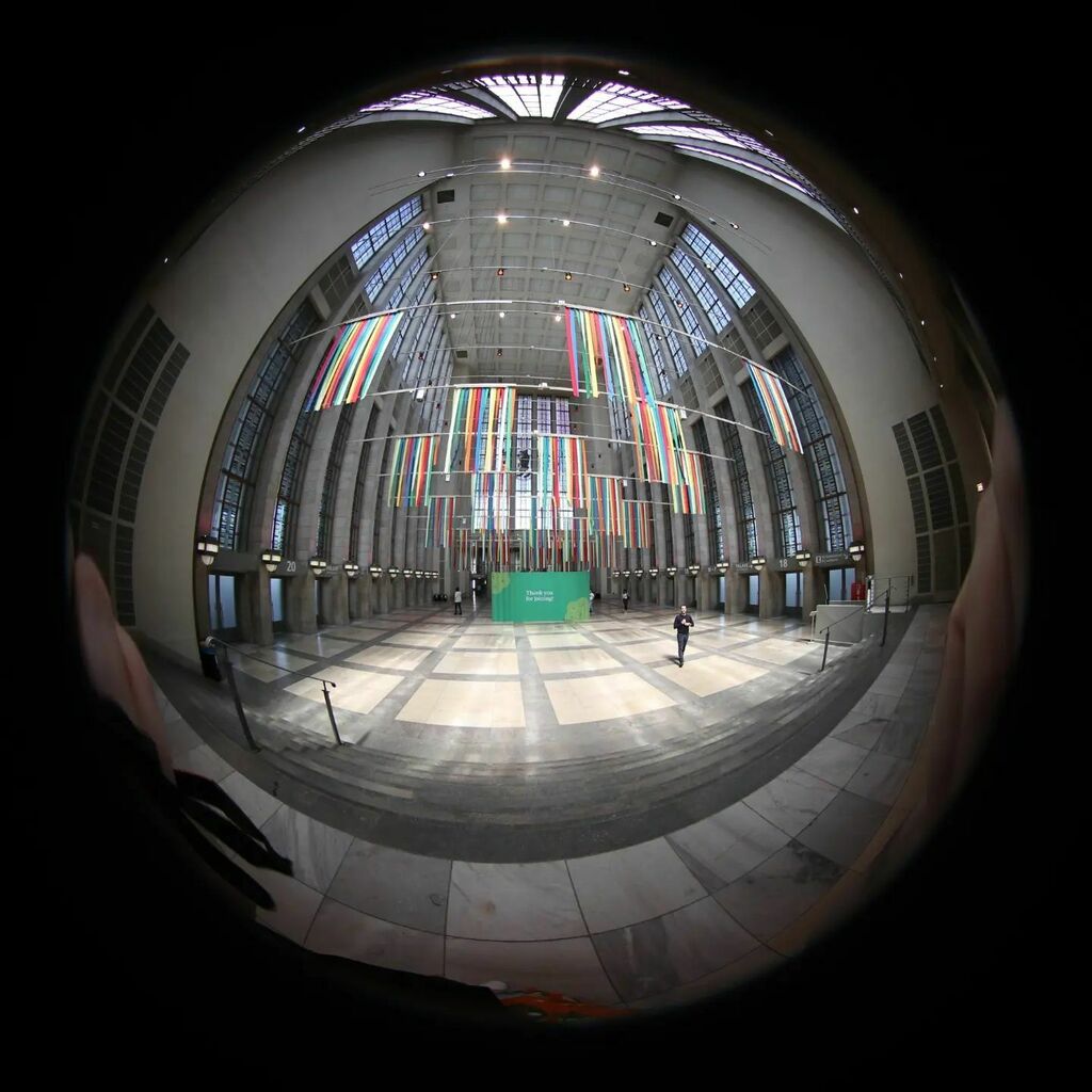 RetroC64's tweet photo. #zalandosummergarden2022 #impressions #insidezalando #messeberlin #sommergarten #laowa4mmfisheye #canonm100 #lenovomirage #180degrees https://t.co/UdiyYhmJHH https://t.co/yO3hkznyIr