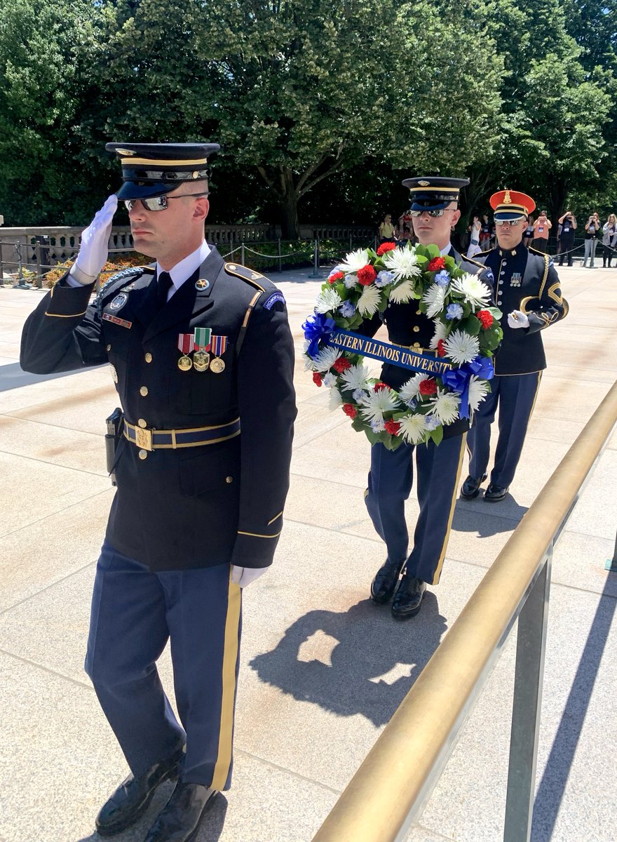 eiu's tweet photo. On this 78th anniversary of D-Day, President David Glassman and other members of EIU's administration had the privilege to honor the lives lost by the members of our armed forces by placing a ceremonial wreath at the Tomb of the Unknown Soldier in the Arlington National Cemetery. https://t.co/yGsUEcEBFd