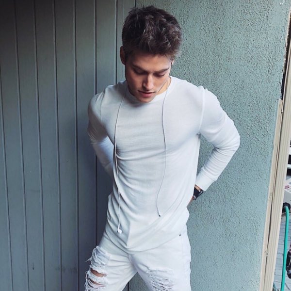 Creo que el blanco no me sienta muy bien