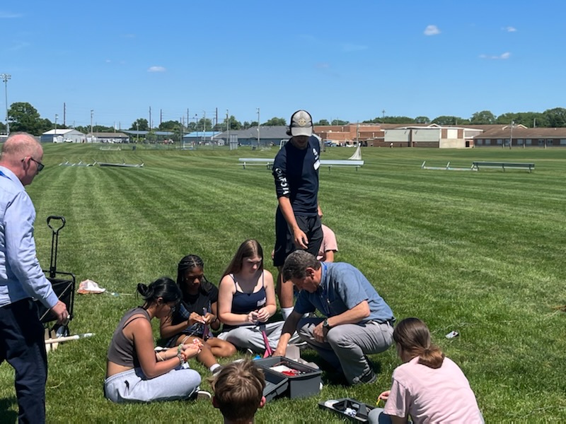 MTPScurriculum's tweet photo. Today, Williamstown High School students reached for the stars as they earned their rocketry badges. Great work, @WilliamstownHS JROTC!🌟🚀 https://t.co/rmUYugk09t
