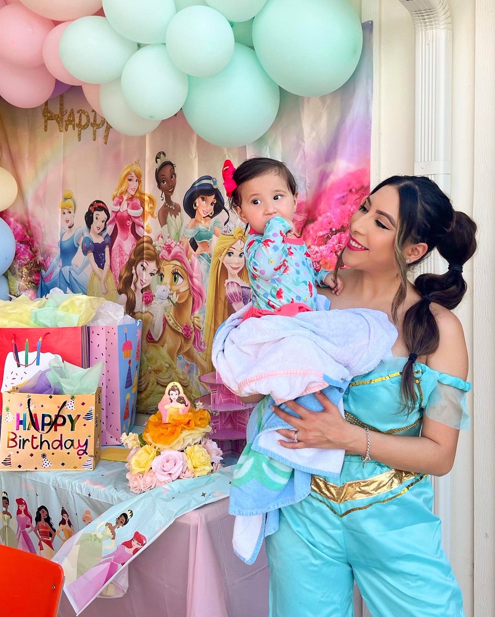 abbygrimaldo_'s tweet photo. When your little princesses birthdays are a week and a half apart 💖👑 https://t.co/xxnXkBKEcq