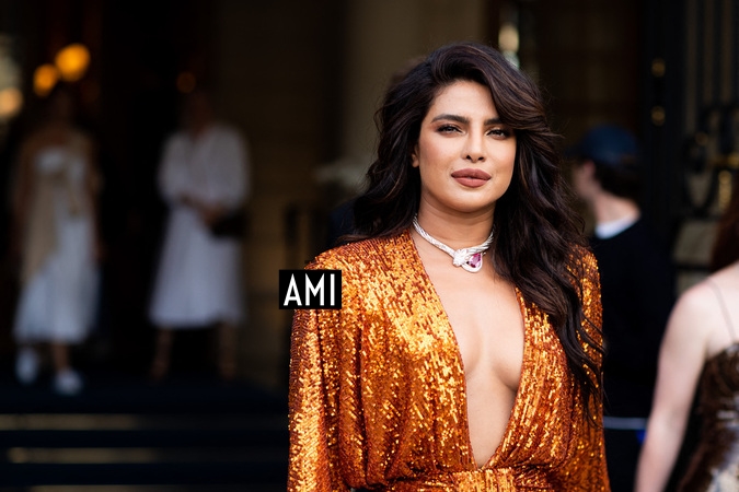Zoinpotts's tweet photo. Priyanka Chopra at the BVLGARI #PriyankaChopra https://t.co/NhFlfPNsRj