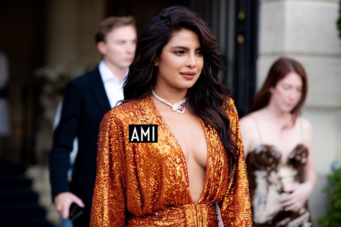 Zoinpotts's tweet photo. Priyanka Chopra at the BVLGARI #PriyankaChopra https://t.co/NhFlfPNsRj