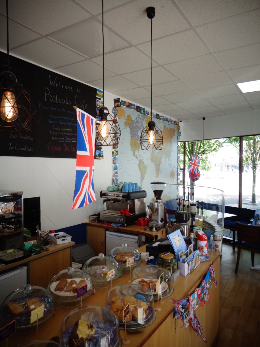 LEveleigh's tweet photo. @PostcardsCafe This morning, Monday 6th June 2022, I was still making the most of the Jubilee celebrations with my two housemates and had a cup of tea and biscuit before heading home. #Exmouth #PlatinumJubilee @ExmouthNubNews #Devon #6thJune2022 #ExmouthStrand #morningcoffee https://t.co/bd4DpPxijW