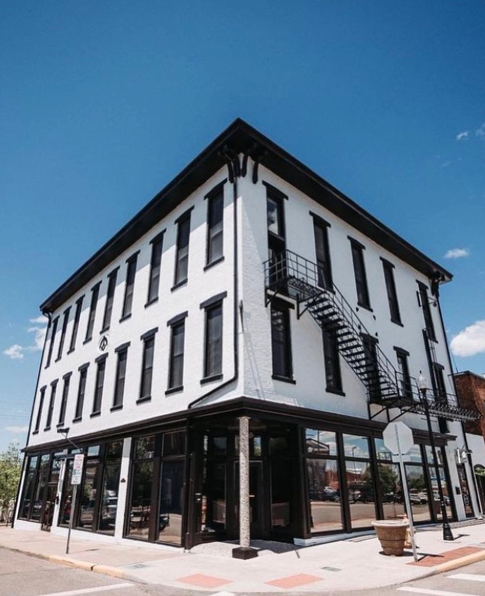 delaneyzman's tweet photo. I am very excited to share that I will be doing personal training at 4th and Market in Downtown Zanesville, and I will now be taking clients! 🏋🏼‍♀️ (1/3) https://t.co/50ZHy59MPM