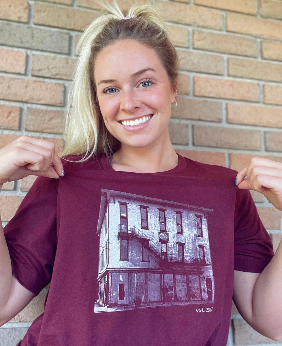 delaneyzman's tweet photo. I am very excited to share that I will be doing personal training at 4th and Market in Downtown Zanesville, and I will now be taking clients! 🏋🏼‍♀️ (1/3) https://t.co/50ZHy59MPM