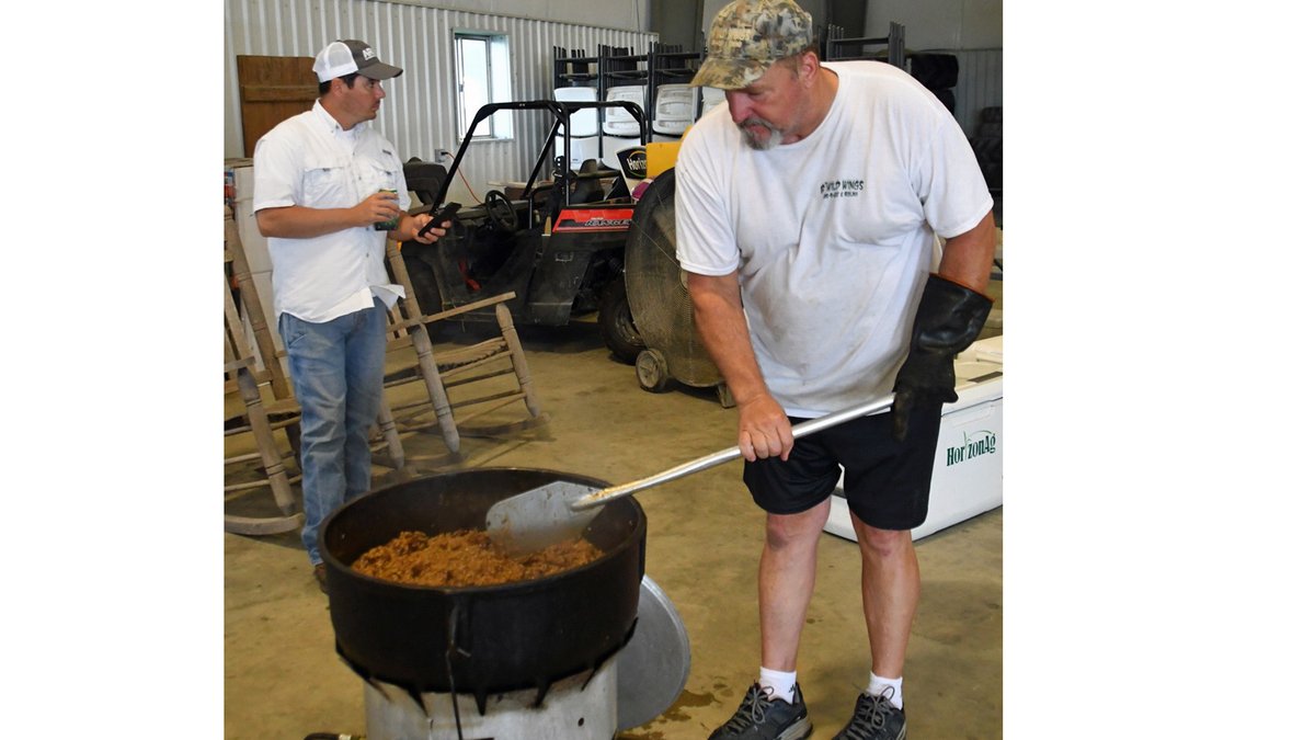AgWriterVLBoyd's tweet photo. I'm going to miss not attending the @HorizonAgRice field day, 5 p.m., June 28, at Christian Richard's farm near Kaplan, La. It's always a fun event, seeing and hearing about new #Clearfield and #Provisia rice varieties and catching up with friends https://t.co/XlZW7GzOZG https://t.co/leER0xy9Tu