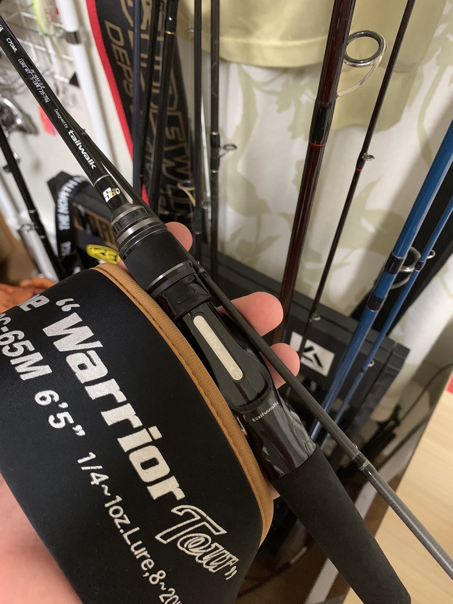 いいとこなし石田 テイルウォークのイカメタルロッド ソルティーシェイプダッシュありました タクティクス ウォリアーツアーの ロッドケースの中に入れているとはまったくおもいませんでした メジャークラフト スライサー70ul入れてると思い込んで