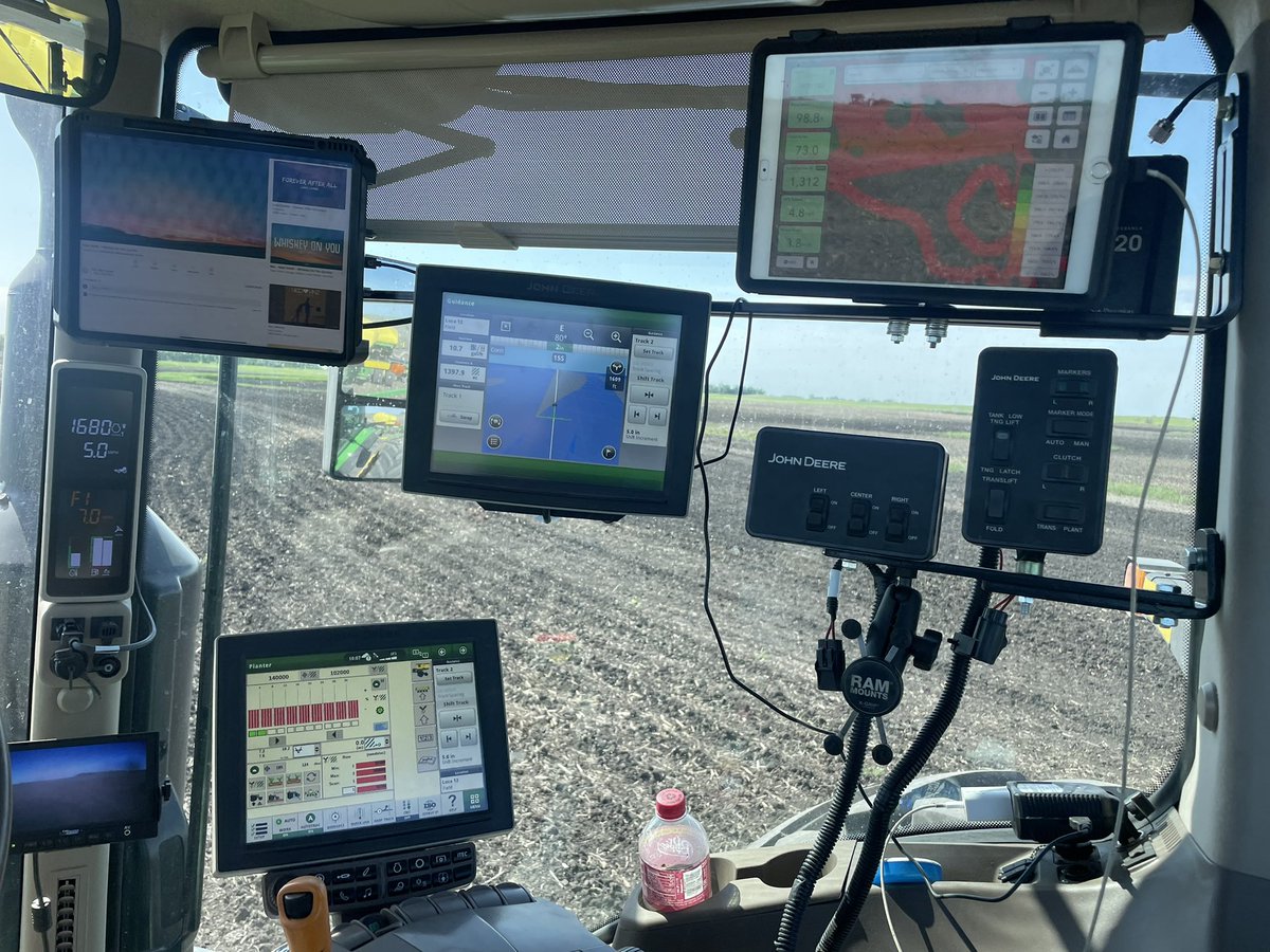 Last day of planting 2k22 what a miserable year. Time to go rope 🤘