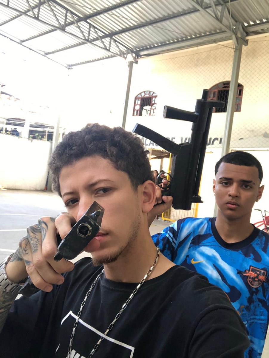 Com meus manos, gravação de ontem 🤞