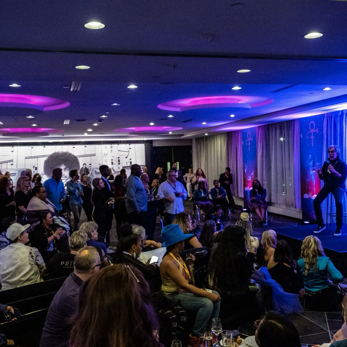 drfunkenberry (@drfunkenberry) on Twitter photo #princecelebration2022 night 1 photos...photos by Adam Meyer, @steven_parke & <a href="/PaisleyPark/">Paisley Park</a> #princecelebration2022 night 1 photos...photos by Adam Meyer, @steven_parke & <a href="/PaisleyPark/">Paisley Park</a>