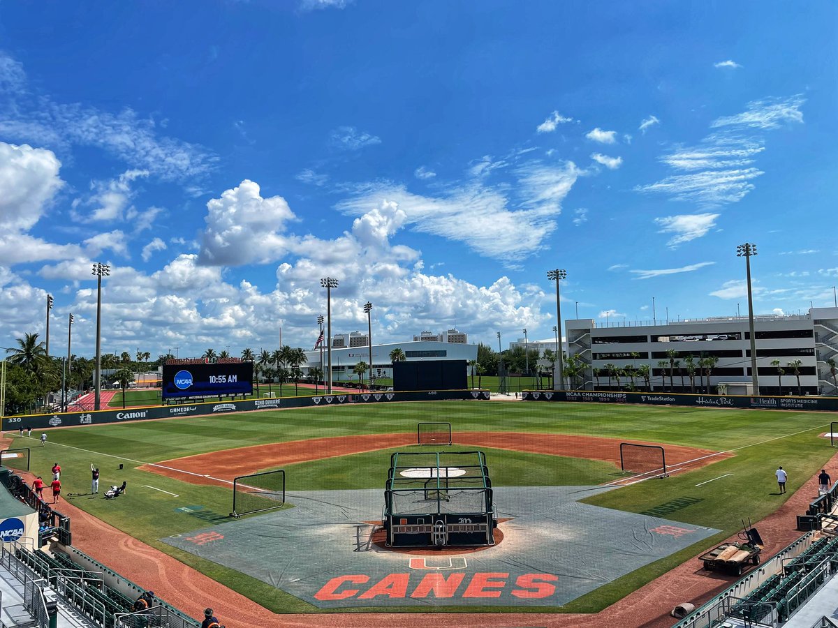 ArizonaBaseball's tweet photo. Good morning from Miami! 🌴 Let’s play two. #BearDown https://t.co/CuoLVfOVLy