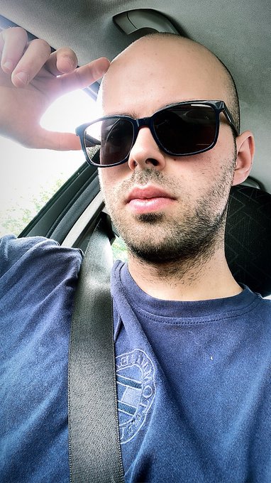 🌞👨&zwj;🦲 https://t.co/o1hB49QROU