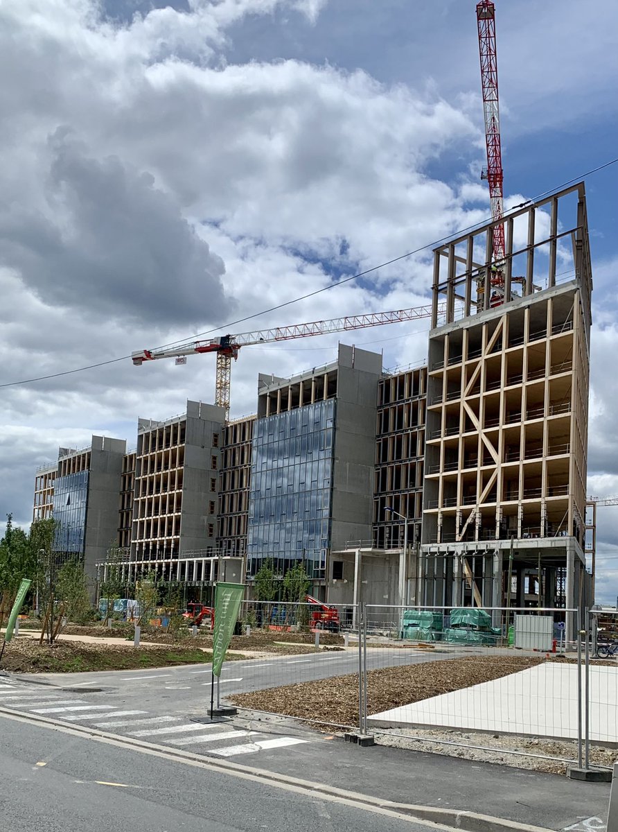 supergreg3's tweet photo. Les structures du projet Arboretum à Nanterre, quasi entièrement en bois, sont fascinantes à observer en phase chantier, mais on a quand même l’impression qu’elles finiront par se vêtir de façades très banales https://t.co/sGJSVYDcig